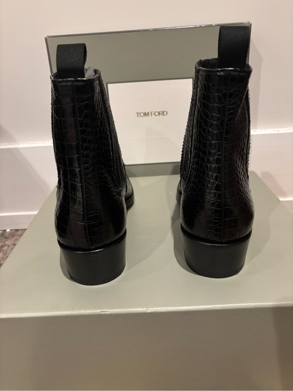 Tom Ford Men’s Black Croc-Embossed Leather Chelsea Boots - Picture 4 of 5